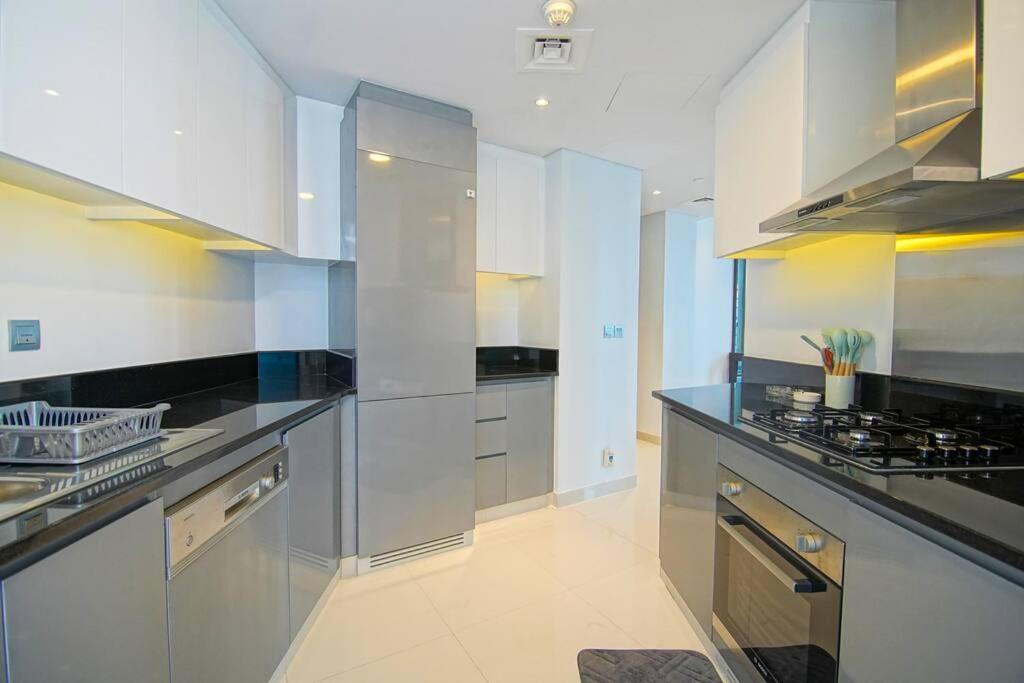 Luxury Hotel Apartment With A Canal View Dubai Dış mekan fotoğraf