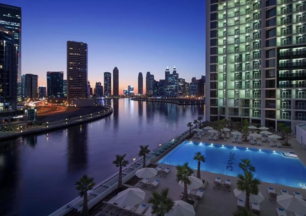 Luxury Hotel Apartment With A Canal View Dubai Dış mekan fotoğraf
