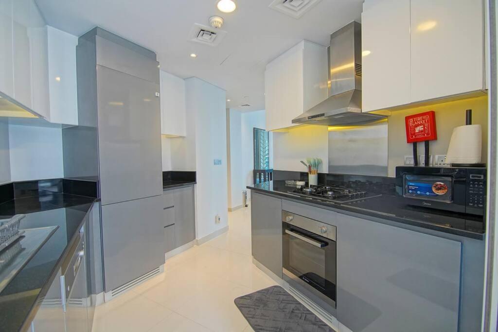 Luxury Hotel Apartment With A Canal View Dubai Dış mekan fotoğraf