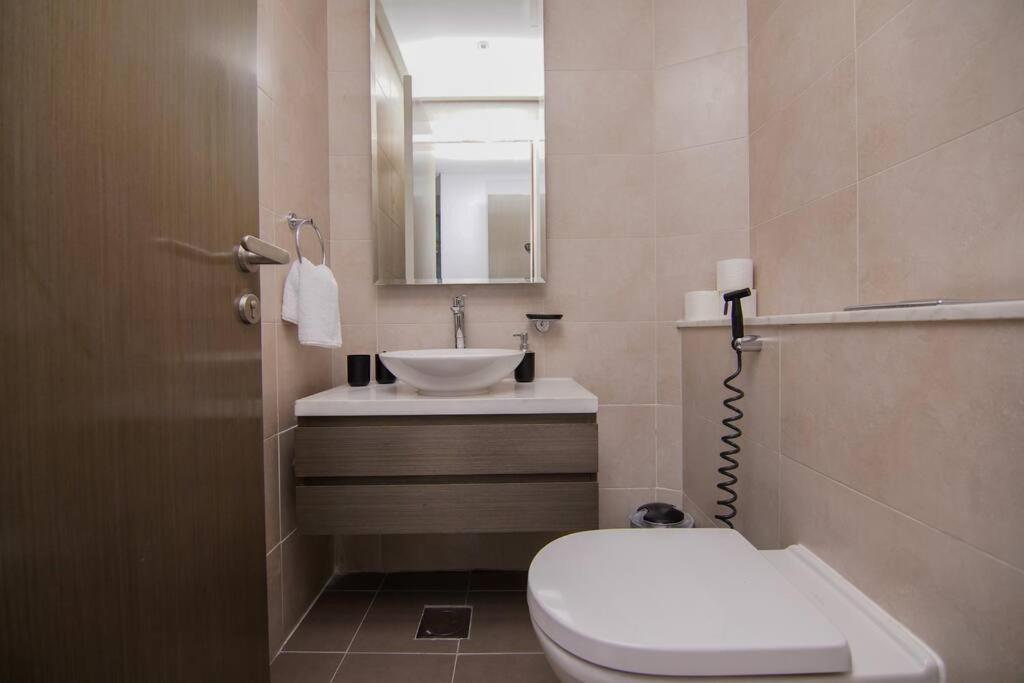 Luxury Hotel Apartment With A Canal View Dubai Dış mekan fotoğraf